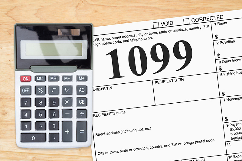 1099 Form next to Calculator